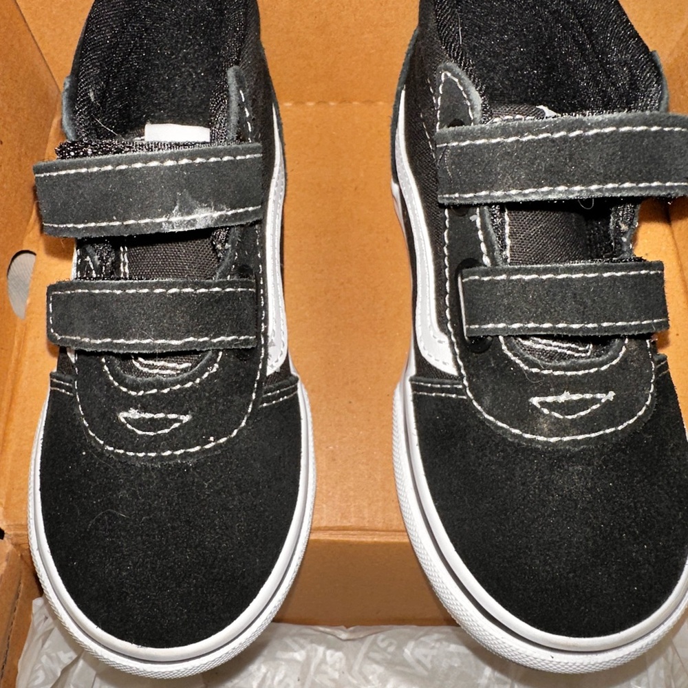 New Vans Ward Mid V